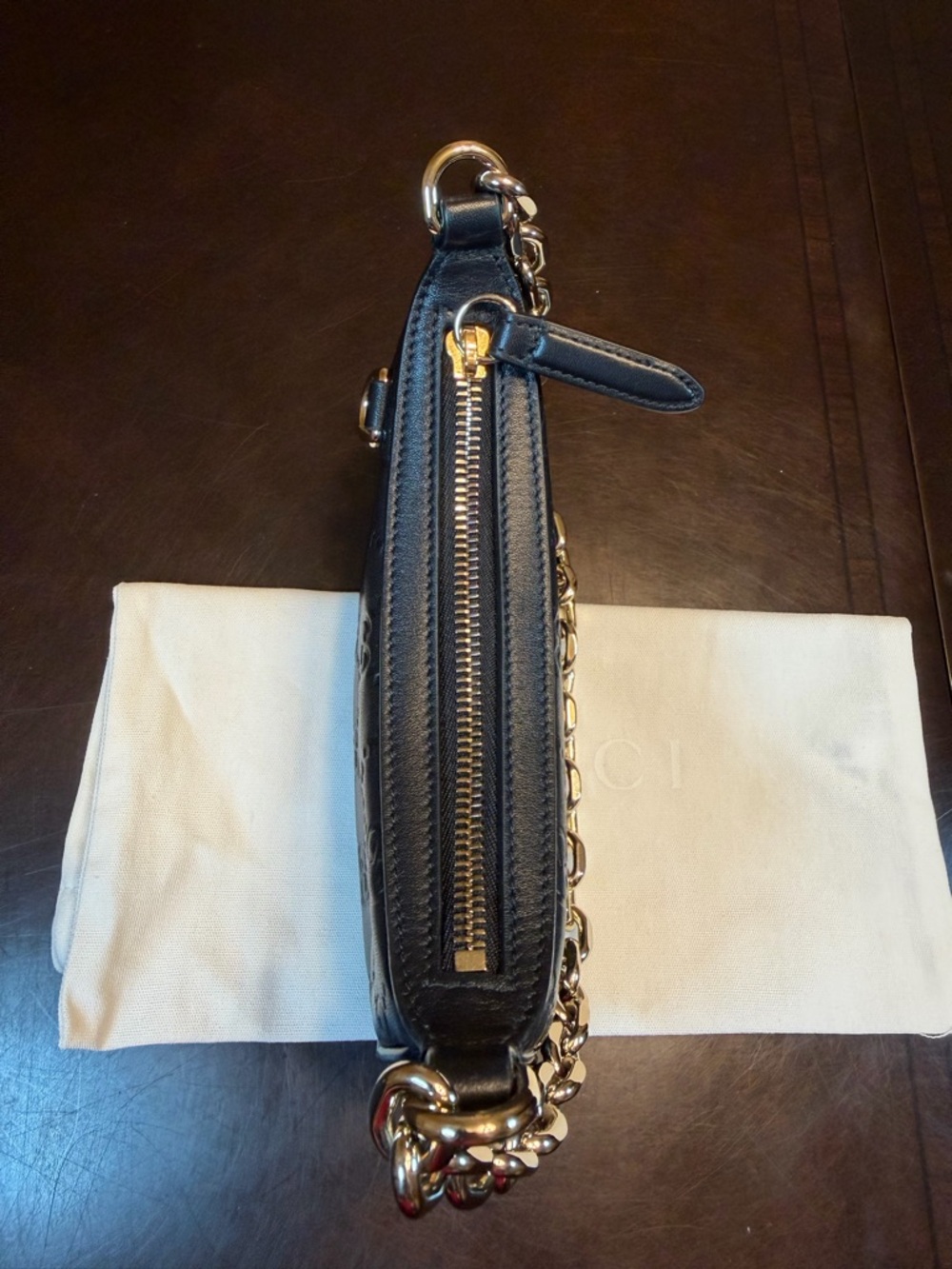New Authentic Gucci GG Logo Embossed Leather Shoulder Bag Black - Picture 5 of 15